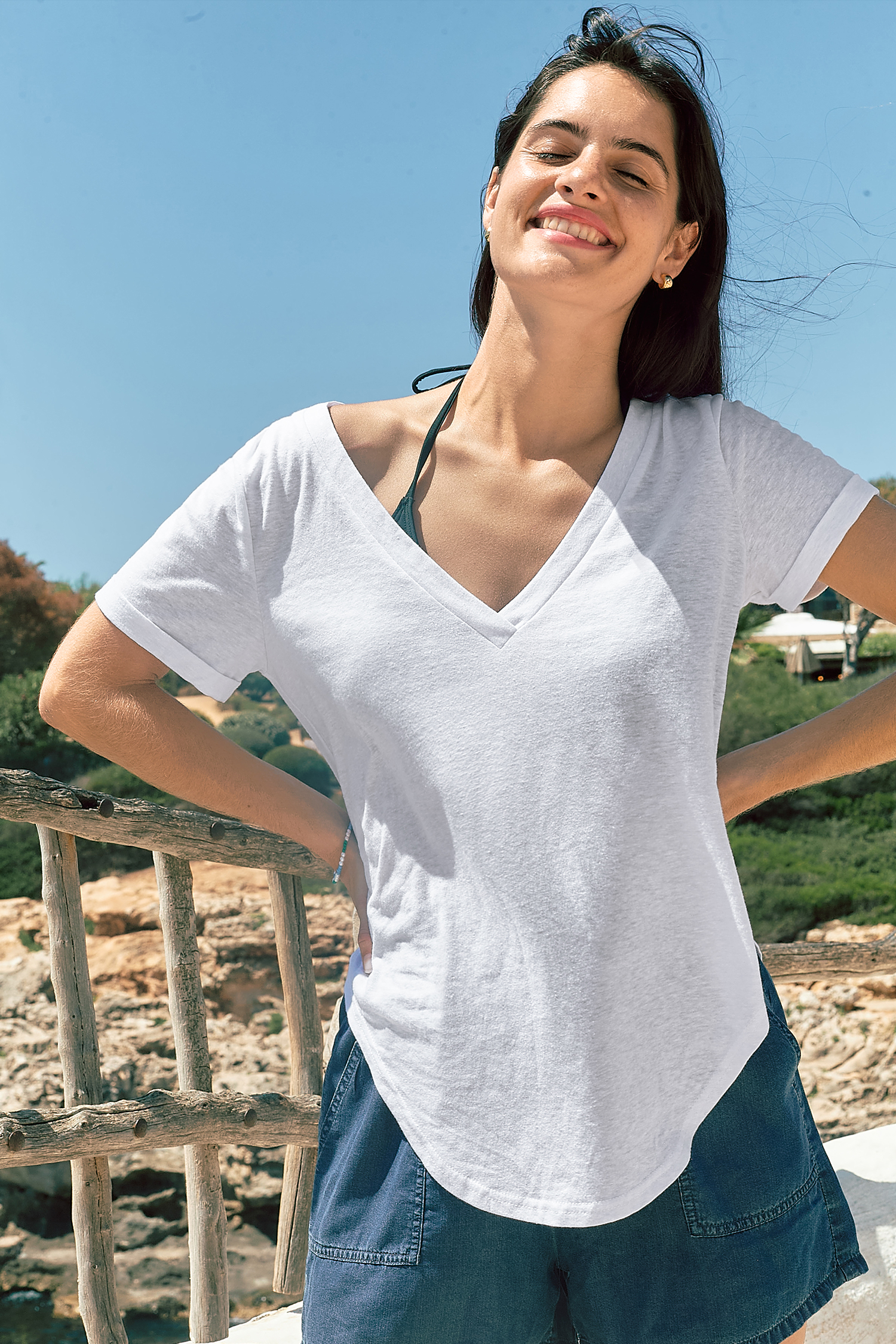 Cupshe White V-Neck Tee - White,L