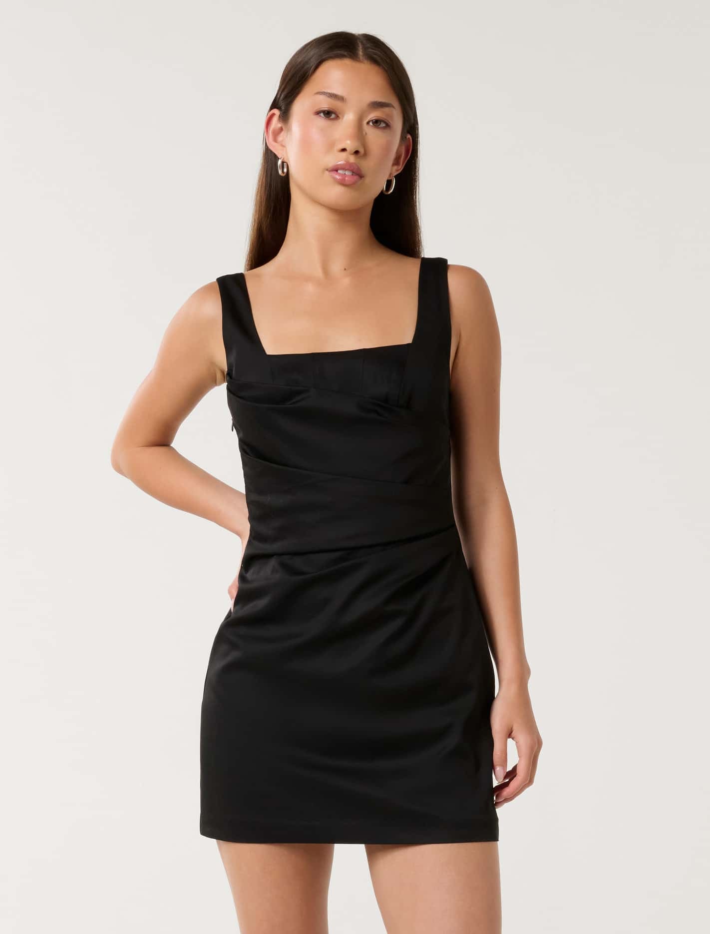 Forever New Women's Annabella Gathered Mini Dress in Black