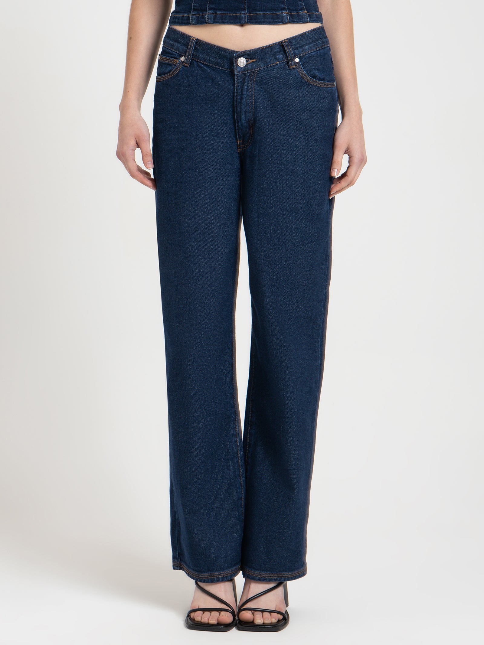 Hailey V Front Jeans in Indigo