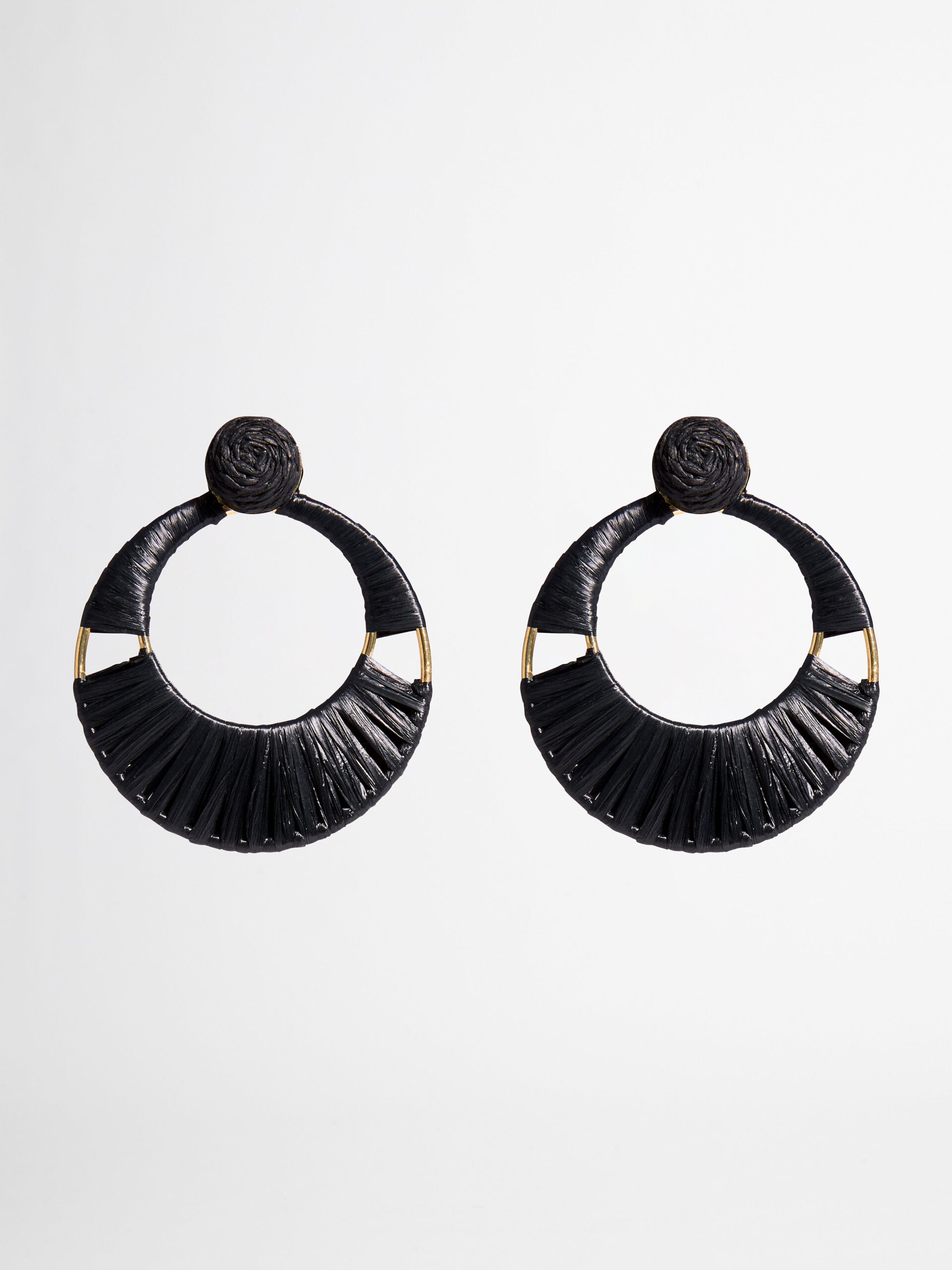 Halo Earrings Black SHEIKE