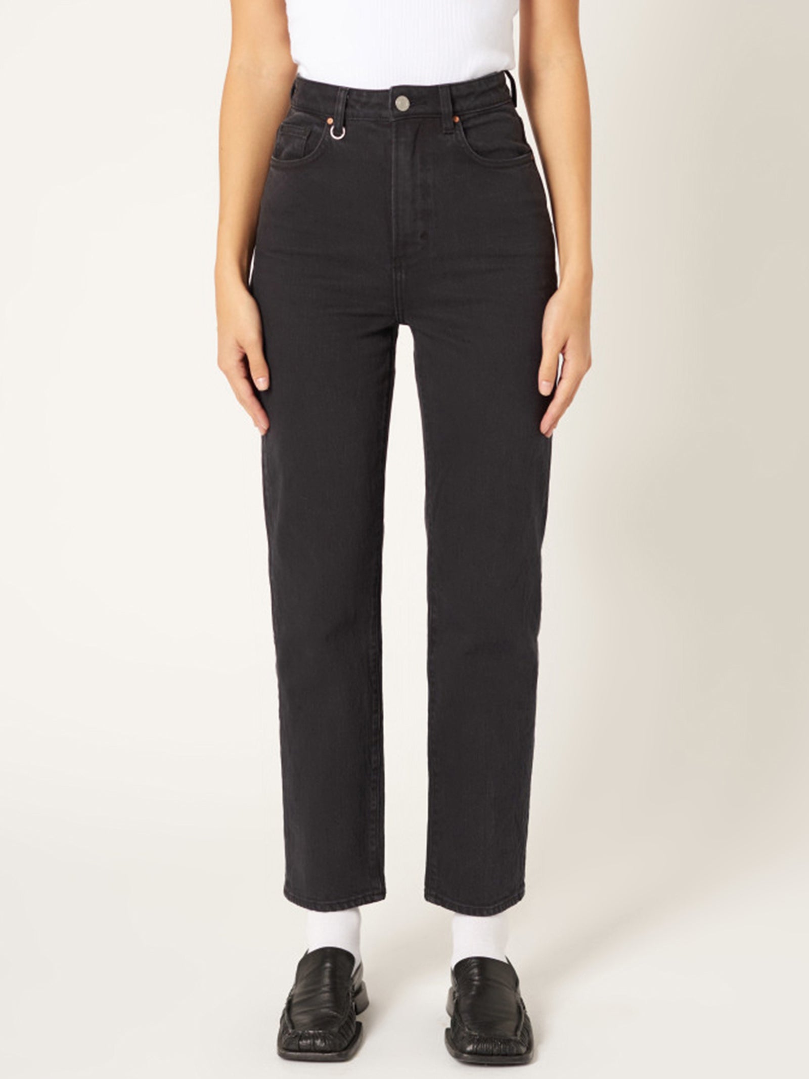 Nico Straight Jeans in Washed Black