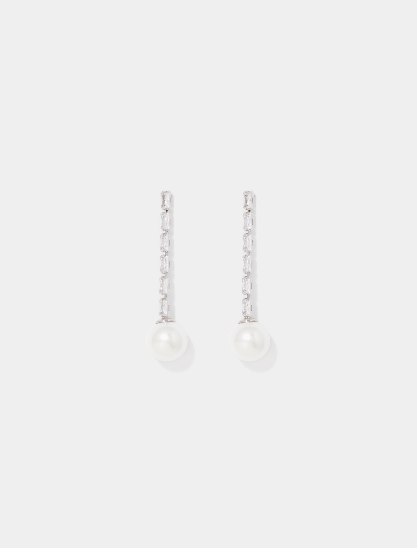 Forever New Women's Della Fine Drop Pearl Earring in Crystal Pearl