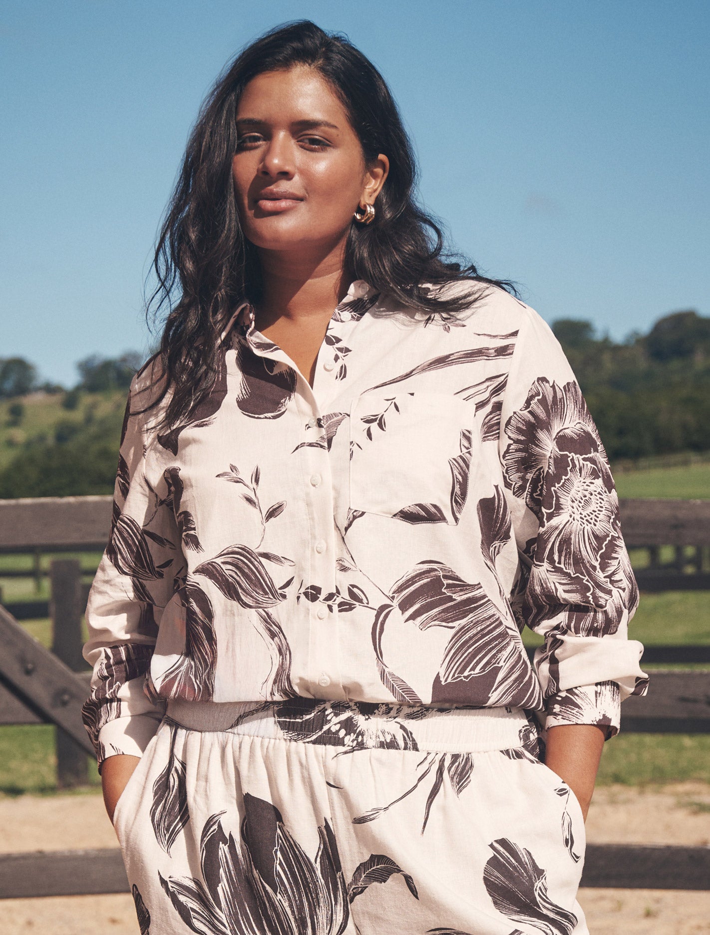 Forever New Women's Lydia Curve Plus Size Oversized Linen Shirt in Lula Floral Co-Ord